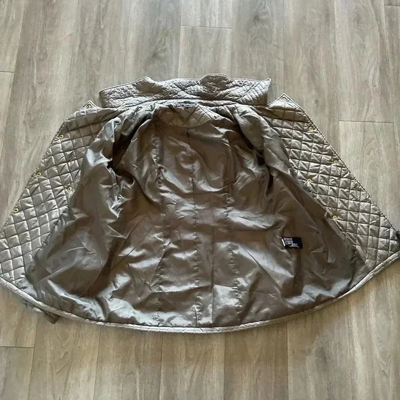 Via Spiga Gray Puffer Jacket Gold Buttons Women’s Large NWOT - Picture 9 of 12